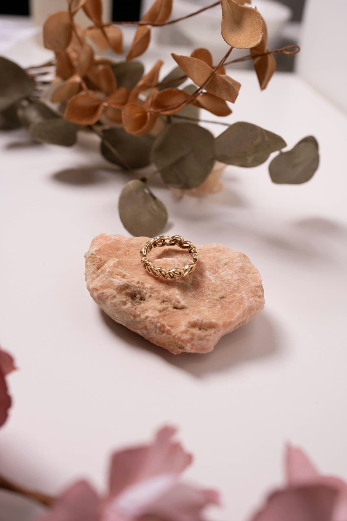Vedika Twist Band in rose gold tone